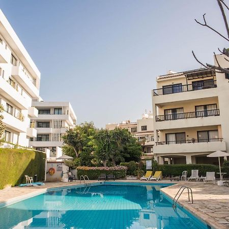 One Bedroom Apartment In Paphos In Good Location Екстериор снимка