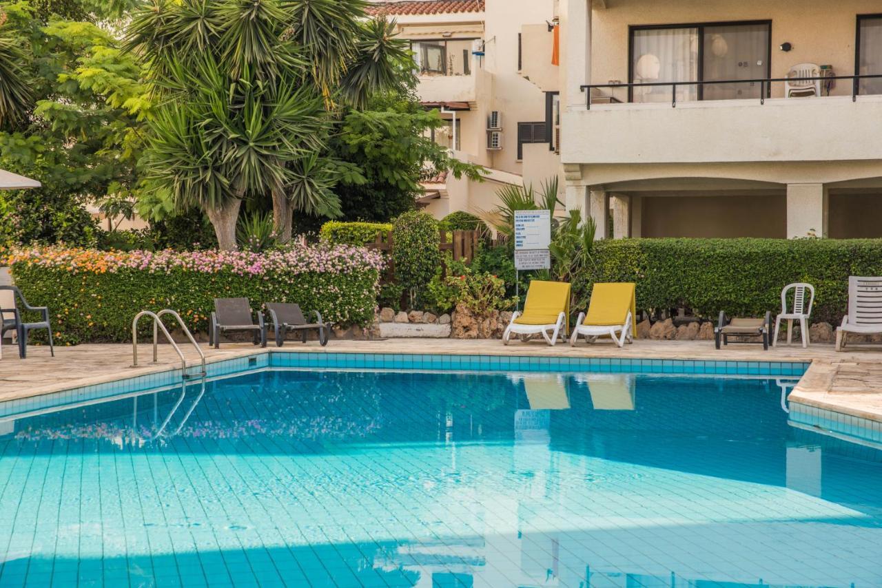 One Bedroom Apartment In Paphos In Good Location Екстериор снимка