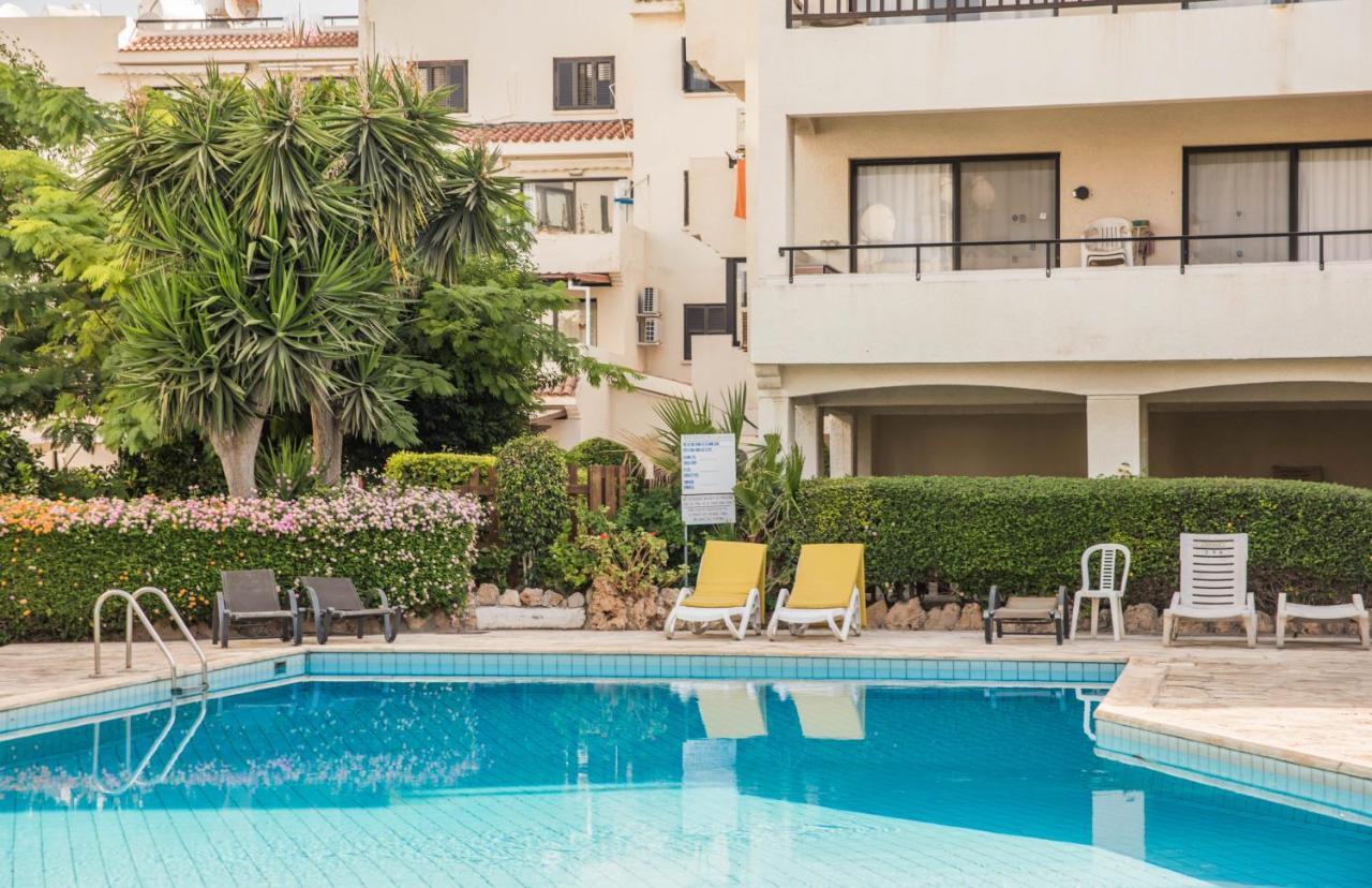 One Bedroom Apartment In Paphos In Good Location Екстериор снимка