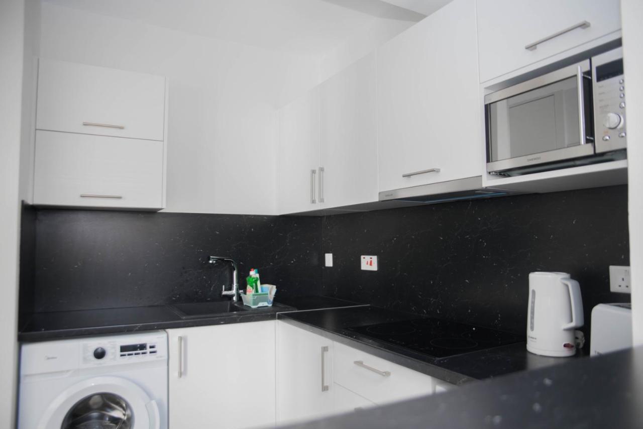 One Bedroom Apartment In Paphos In Good Location Екстериор снимка